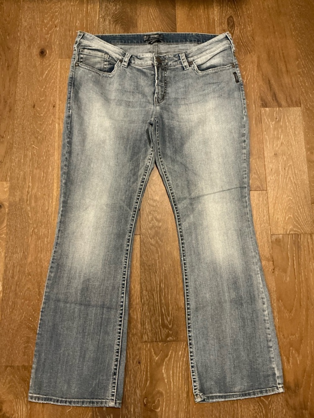 EUC - Women's Silver Jeans Aiko Bootcut - Size 18 / L33